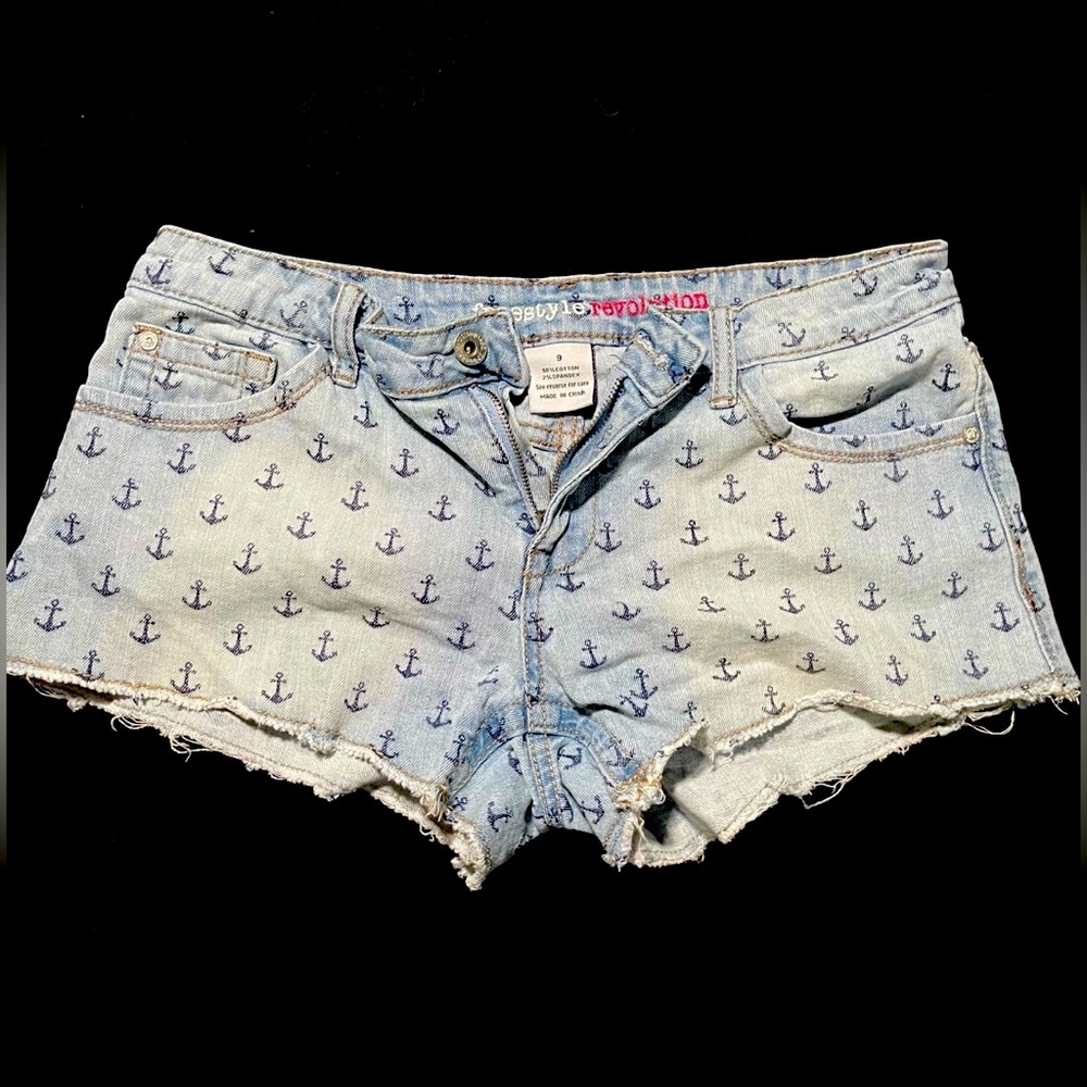 Freestyle revolution anchor shorts